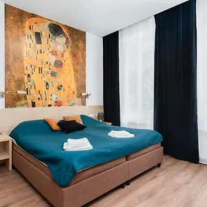 Matejki- Brokatowy Apartament